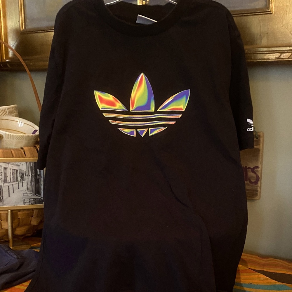 Adidas Original World Tour Graphic T-Shirt - SZ 11/12